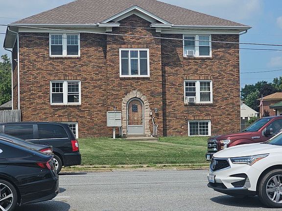 2nd image of 2612 N Harrison St #1