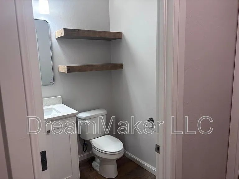 1902 Hollow Crest Ct — Photo 8