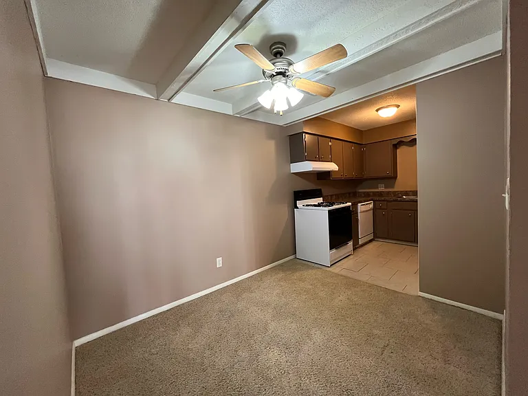 2610 S 70th St #31 — Photo 3