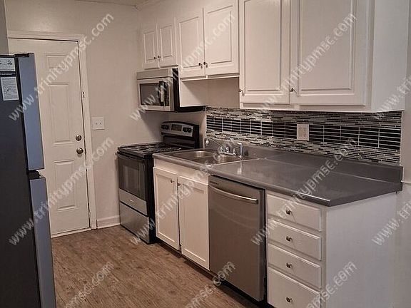 5th image of 1014 Wildwood Ln