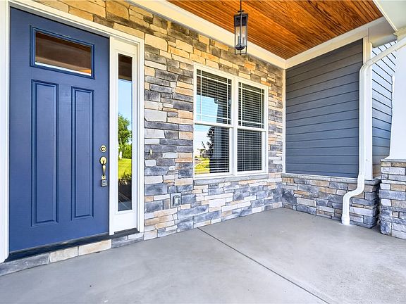 3rd image of 202 Indian Ridge Ln