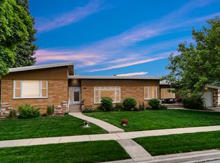 9157 S Avers Ave, Evergreen Park, IL 60805