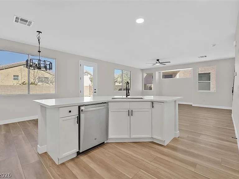 9316 Perennial Ave — Photo 18