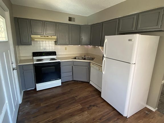 5th image of 111 E Sunrise Dr #10707213