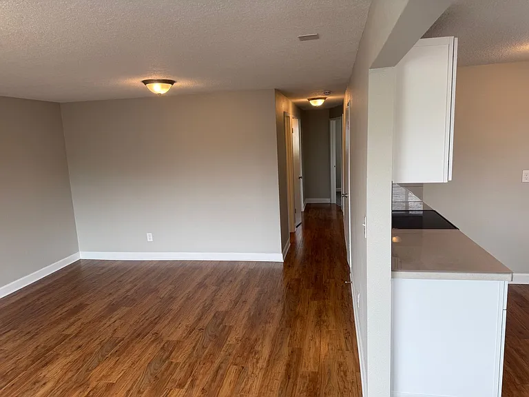 MAC CITY APARTMENTS — Photo 20