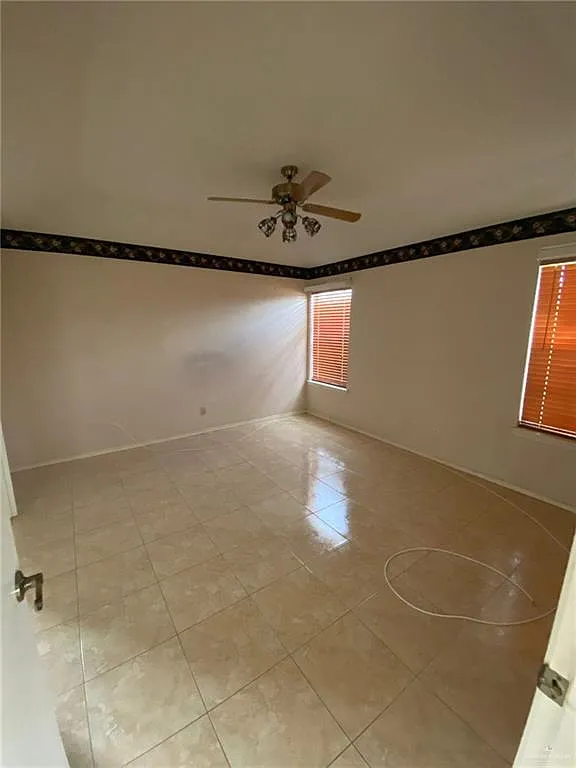 3 bed, 2.0 bath, 1442 sqft, $1,700 — Photo 3