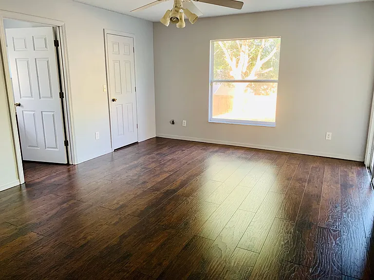 824 Willow Run St — Photo 4