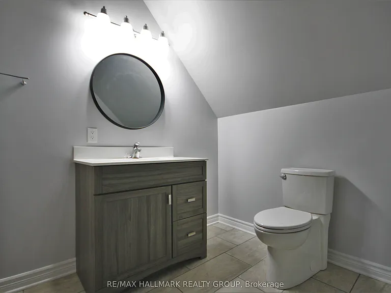 768 Usborne St #7 — Photo 21