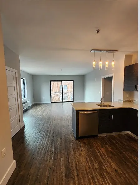 Building Photo - 420 Anderson Ave #203