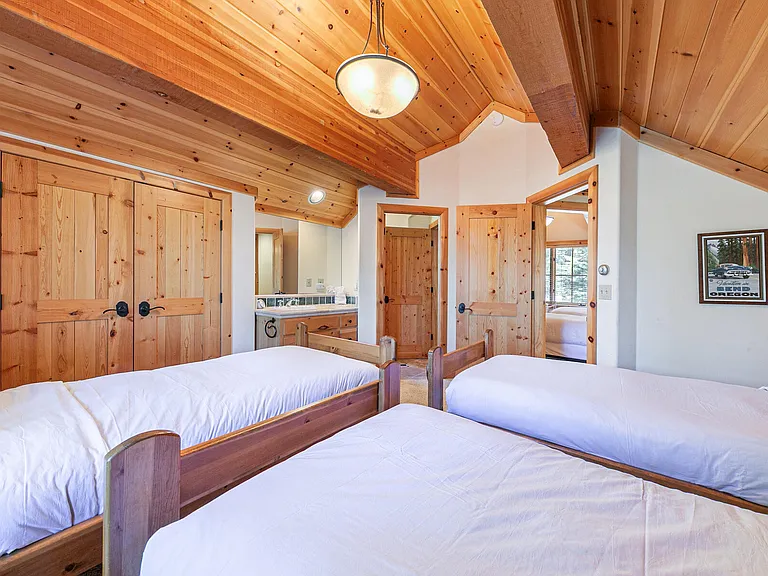 8520 Lahontan Dr — Photo 30