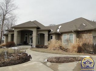 3309 SE Tomahawk Ct, Topeka, KS 66609