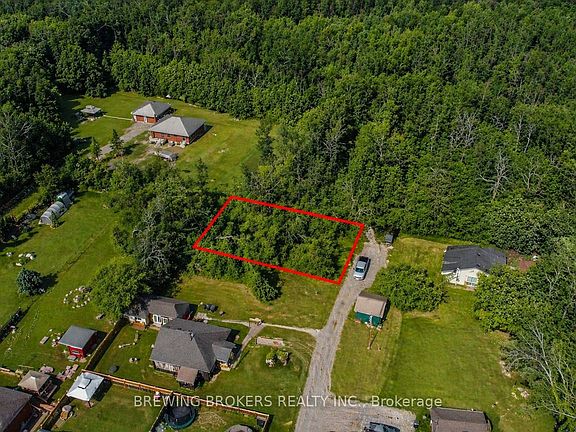 2nd image of 1422 Maple Rd