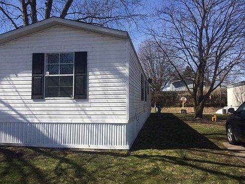 1st image of 73 Suzanne Blvd