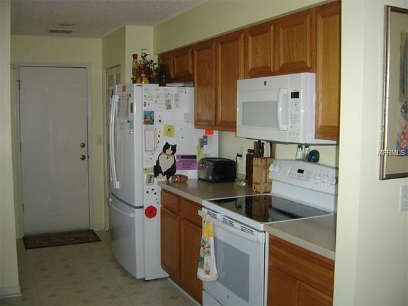 5th image of 920 Oxford Park Dr