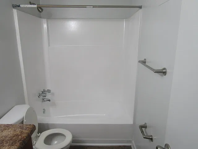 1 bed, 850 sqft, $1,050 — Photo 3