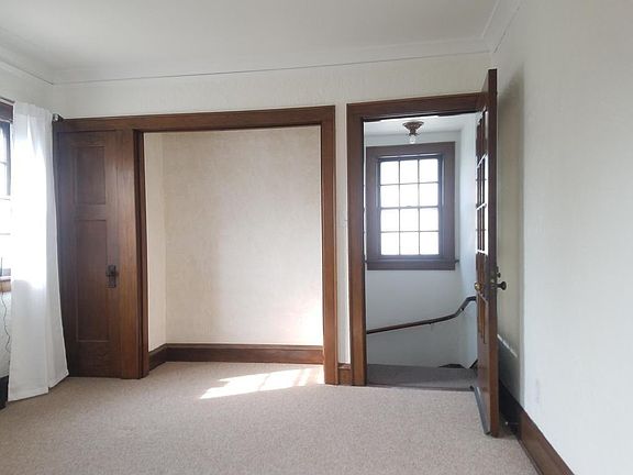 5th image of 3924 N Farwell Ave