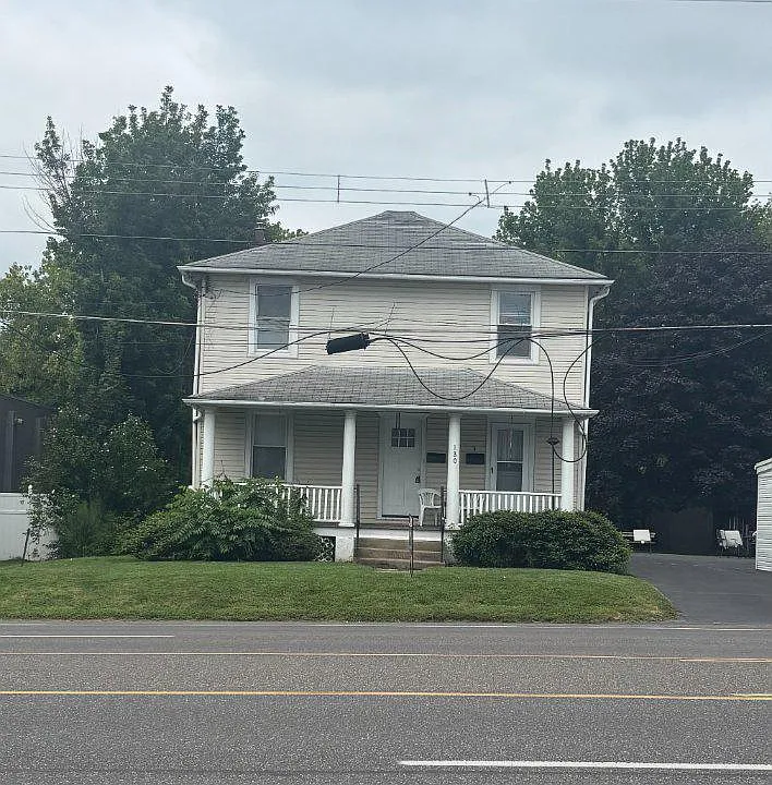 180 Easton Rd #1