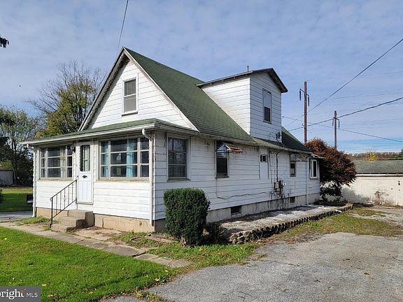 2nd image of 3611 Hazelwood Ave