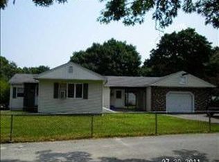 14 Greenwood Ave, Coventry, RI 02816