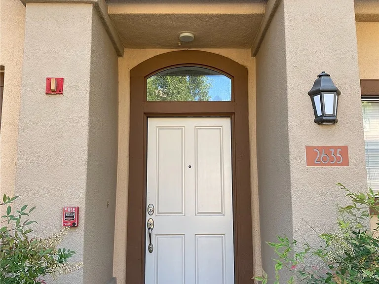 2635 Dunstan Dr — Photo 2