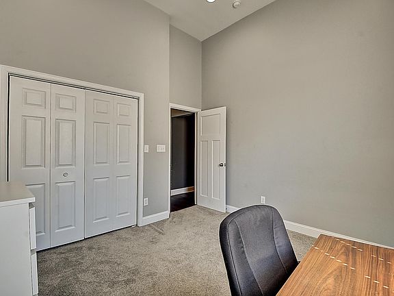 3rd image of 1505 Woodlawn Ave
