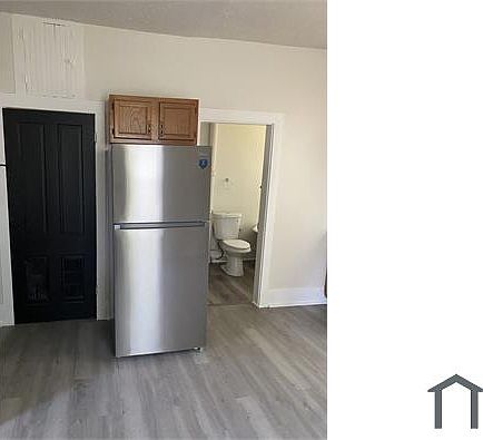 4th image of 2131 Rowan St