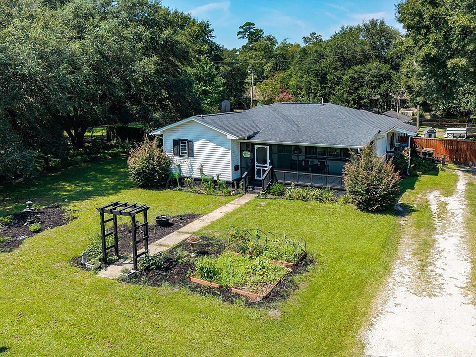 1st image of 207 High Hill Dr