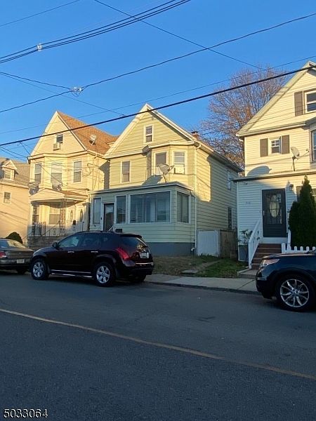 2nd image of 346 Rosehill Pl
