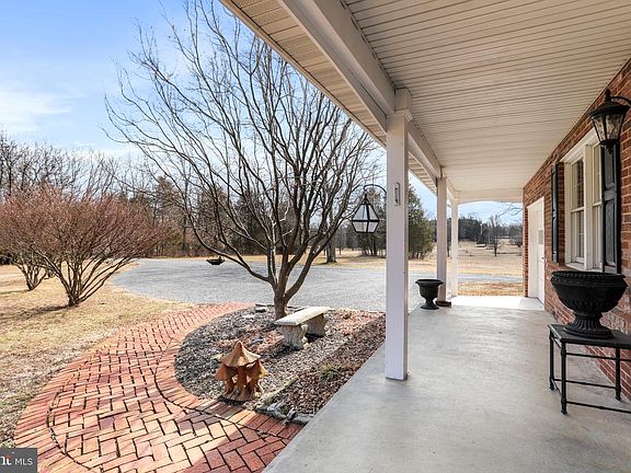 5th image of 764 Quarry Rd