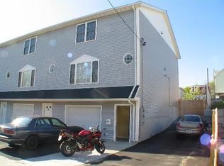 39 Grotto Ave, Pawtucket, RI 02860