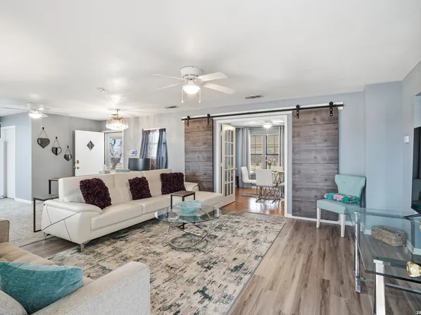 155 ranch country, La Vernia, TX 78121