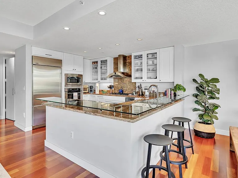 1205 Pacific Hwy #1706 — Photo 7