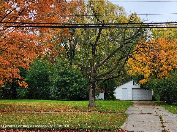 712 N Clinton Ave, Saint Johns, MI 48879