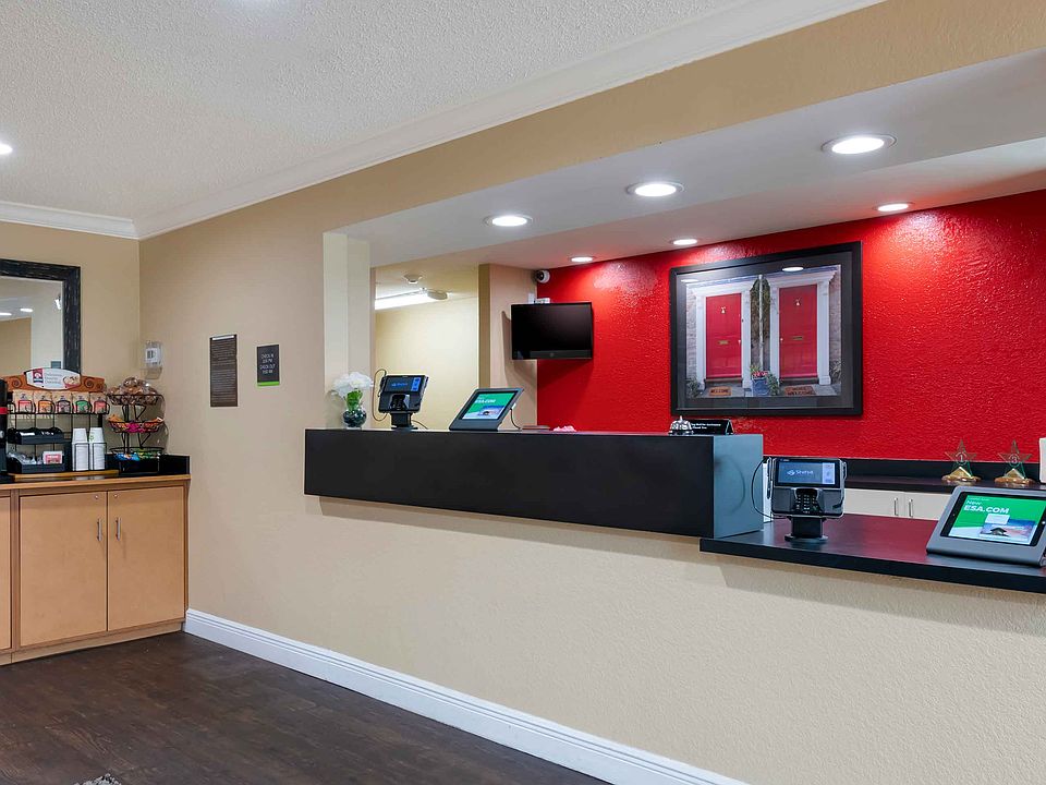 Lobby and Guest Check-in