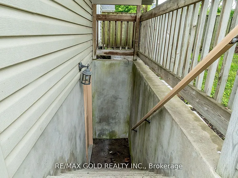 222 Fleming Dr — Photo 24