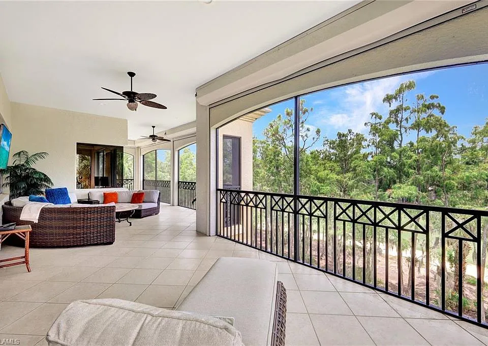2830 Tiburon Blvd E #103