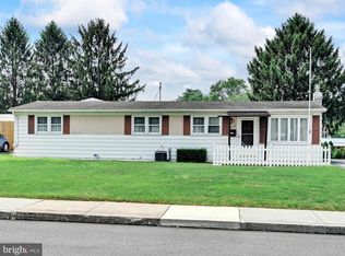 1083 Henn Ave, Ephrata, PA