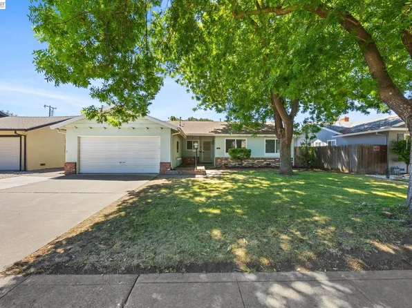 316 E Canterbury Dr, Stockton, CA 95207