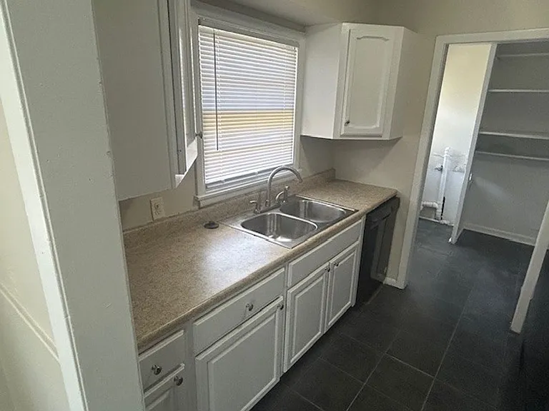 2738 S Minnesota Ave — Photo 2