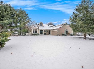 18924 Sioux Dr, Spring Lake, MI 49456