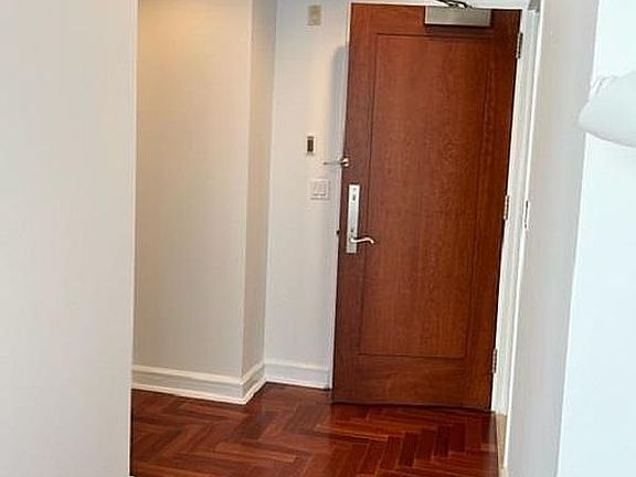 4th image of 240 Riverside Blvd APT 15P