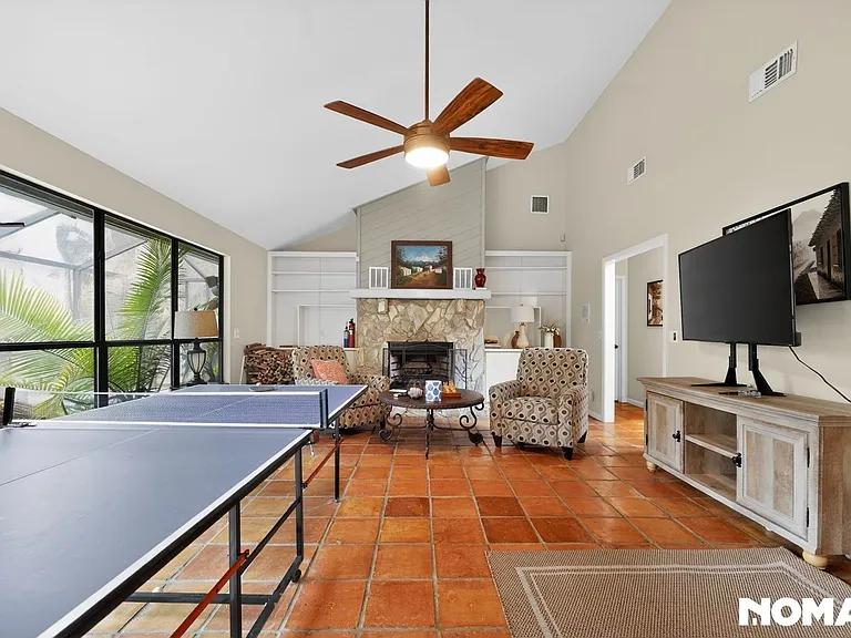 5314 Oak Bay Dr E — Photo 8