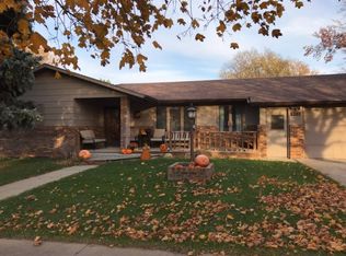 933 S 3rd St, Albion, NE 68620