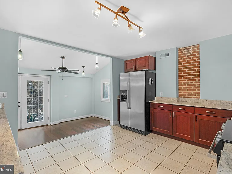 1201 Union Ave — Photo 12