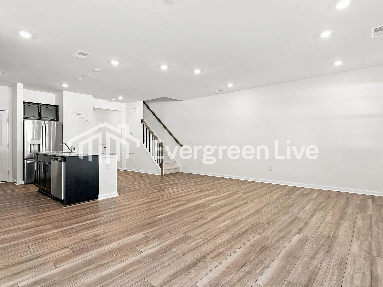 3 bed, 2.5 bath, 1805 sqft, $1,850 — Photo 3