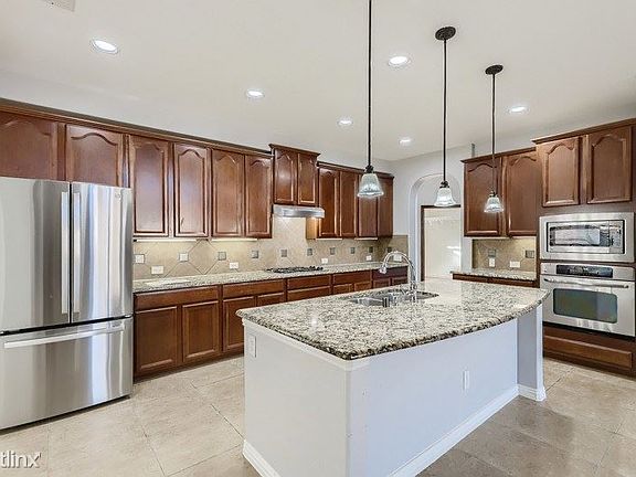 5th image of 13276 Weeping Willow Dr