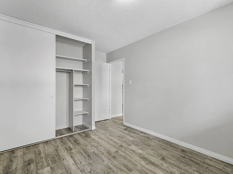 725 12th Ave SW — Photo 12