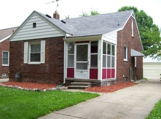 20609 Beaufait St, Harper Woods, MI 48225