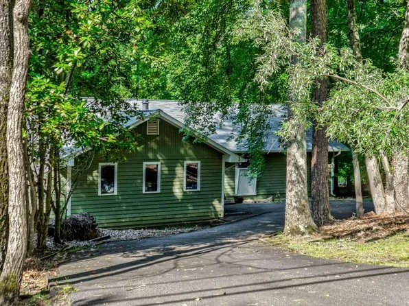 230 Red Cloud Dr, Waleska, GA 30183
