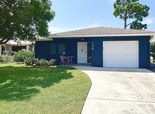 724 92nd Ave N, Naples, FL 34108